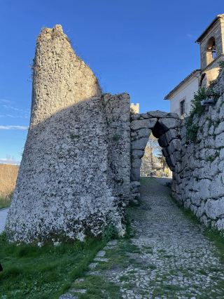 🏛️ Arpino 🇮🇹 — Where Ancient Rome Meets the Italian Countryside