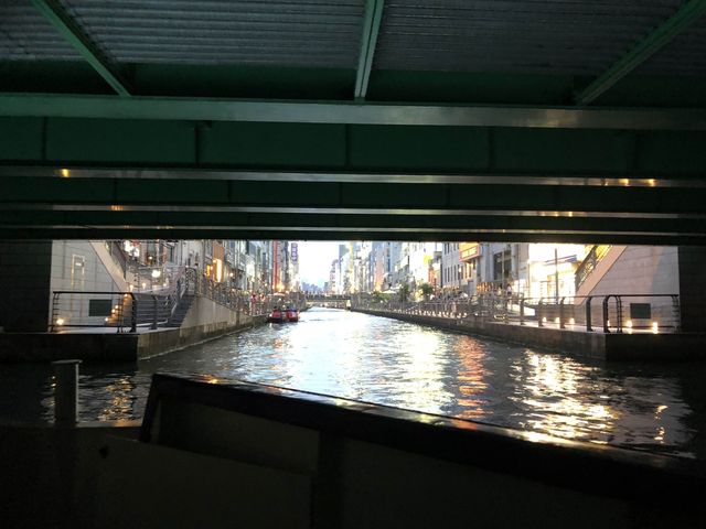 鬧市中乘船漫遊道頓堀🛥