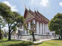 Unveiling Wat Suthat's Serene Grandeur! 🇹🇭