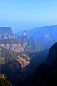我在成年後，終於見到了學生時代課本上的天姥山-神仙居