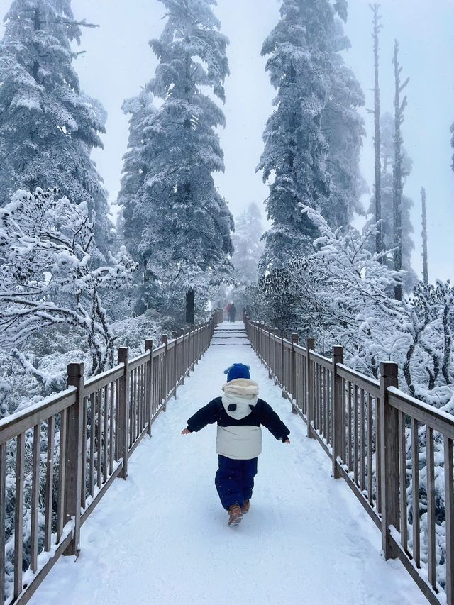 成都周邊，人少雪多，美呆了