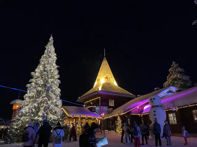 ต้นกำเนิดของนิทานคือ คืนสิ้นปีที่หมู่บ้านซานต้าคลอสในฟินแลนด์