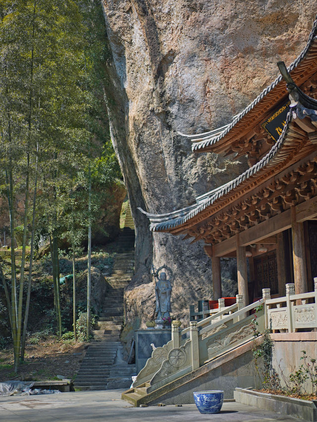 天台山不只有國清寺，藏於深山的清寂小眾寺廟，別有洞天