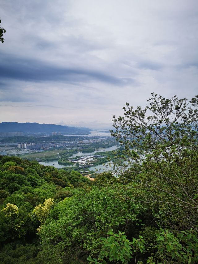 哇塞，這麼棒的賞景勝地，一眼望三江一湖！