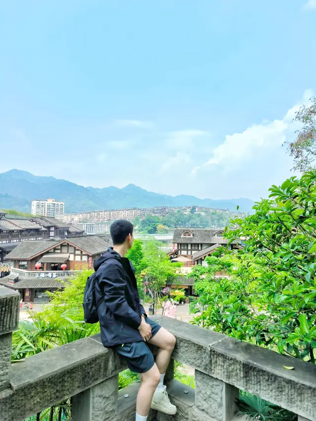 Ciqikou's charm is simply irresistible! It's a millennium-old town that deserves a spot on anyone's life list