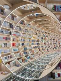 深圳最美的書店走進莫比烏斯環藝術展！