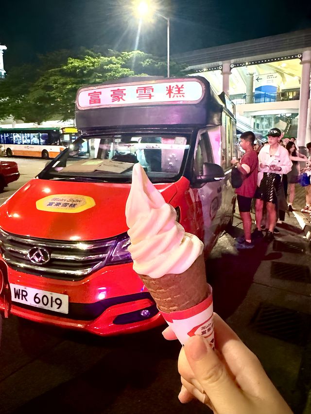 來香港一定要做這個浪漫的摩天輪