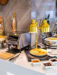 🌟🏖️ Nha Trang's Beachfront Bliss: Queen Ann Hotel 🌟