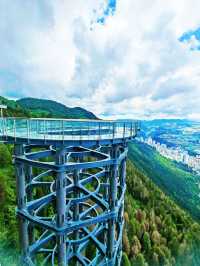 帶你觸摸天空的心跳，遊個舊老陰山玻璃棧道