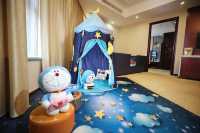 HELLO KITTY+哆啦A夢主題房