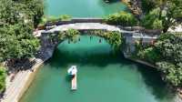 廣西陽朔遇龍橋。