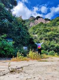 南陽五朵山中原名山登山之路。