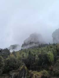 白岩山上白岩寺，立春時節春雨盛
