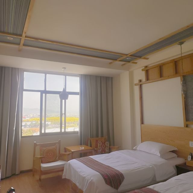金色花海與喀斯特奇特景觀之旅