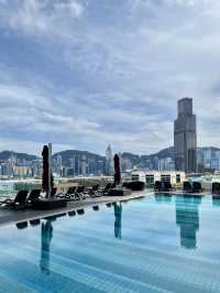 城市光影中的現代奢華：唯港薈酒店