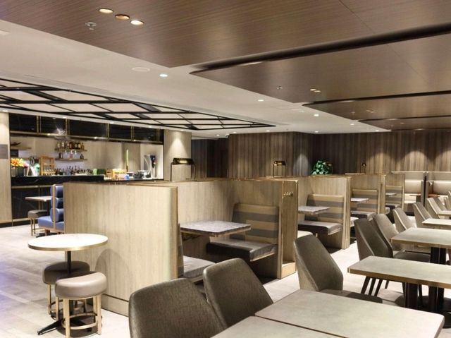 【香港機場過夜救星✈️】環亞35號貴賓室實測！24小時開放+港味美食