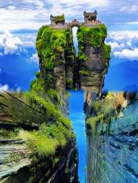 千祈唔好帶對象嚟梵淨山！情侶拖手行完『天橋』嘅結局太虐心…