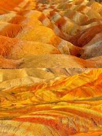 呢度係甘肅七彩丹霞山，唔係廣東丹霞山