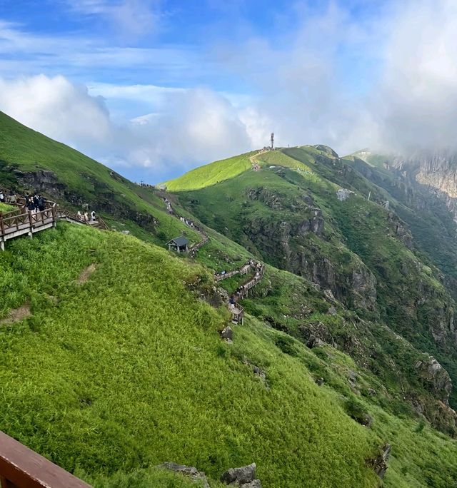 江西武功山徒步全攻略：高山草甸、雲海星空與極致徒步嘅朝聖地