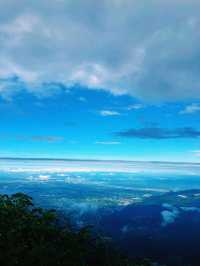 四川峨眉山·金頂｜雲海佛光，一眼入魂