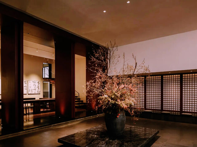 **【星級體驗】重慶青苔酒店｜24層高空夜景+智能LOFT房，賽博朋克感拉滿！**  