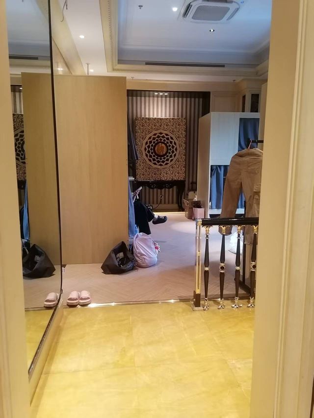 黑膠配旗袍?青旅文藝到骨子裡 黑膠配旗袍?青旅文藝到骨子裡
