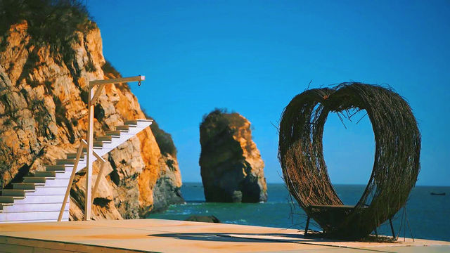 海的序詩｜漫遊大連金石灘，在時光皺摺裡尋找永恆的蔚藍