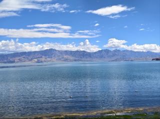 ผจญภัยสู่อัญมณีที่ซ่อนเร้นของทิเบตตอนเหนือ! สีฟ้าของทะเลสาบ Pangong ช่วยเยียวยาความเหนื่อยล้าทั้งหมด