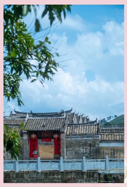 廣西靈山一日精華遊攻略  寶貝們，一日玩轉廣西靈山，這份攻略碼住！  行程安排  上午：六峰山風景區