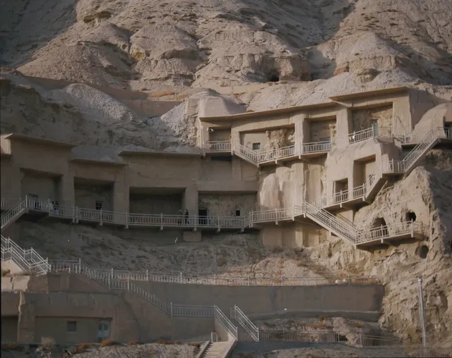 大美新疆之闖入溫宿大峽谷紅色世界