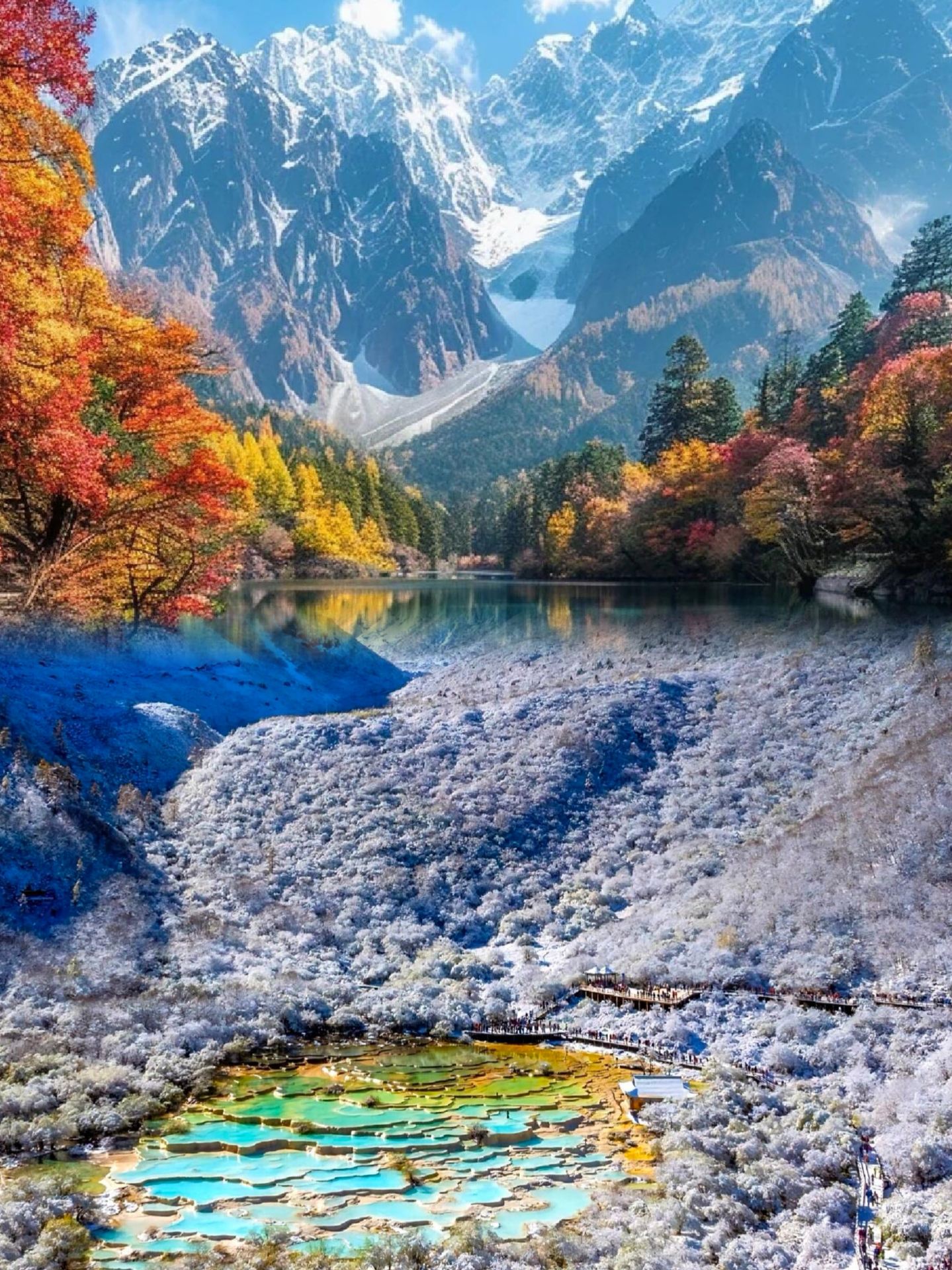 Went to Jiuzhaigou in winter with my husband, it’s even more stunning than Switzerland!