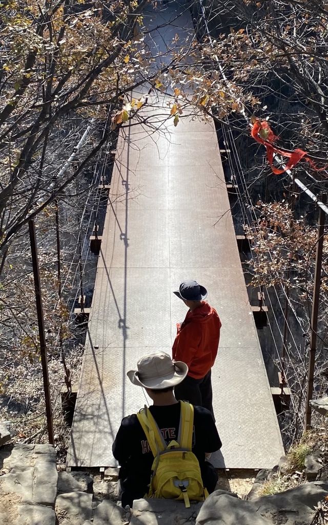 攀越絕壁 · 洞見神鷹 | 九里溝秘徑探幽指南 攀越絕壁 · 洞見神鷹 | 九里溝秘徑探幽指南