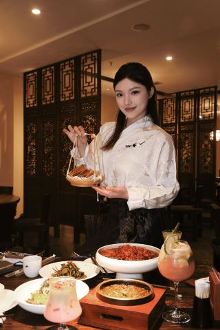 รีวิวร้านอาหารหนานหนิง | ร้านอาหารเสฉวนสไตล์ใหม่แห่งนี้อร่อยและถ่ายรูปสวย