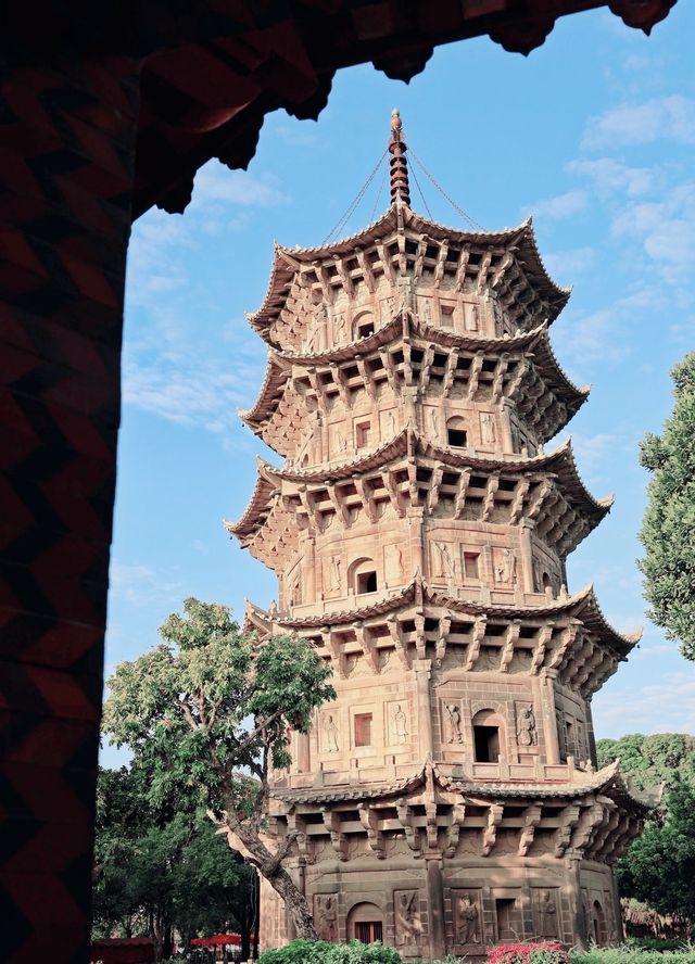 Kaiyuan Temple|Millennium Stone Pagoda, a temple that holds the entire ...