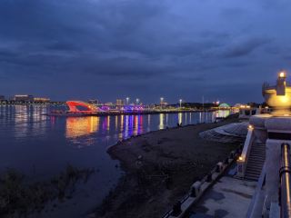 Heihe: one river connects two countries, sharing fireworks and stars