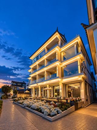 Spend Mid-Autumn Festival in Dali's Wase