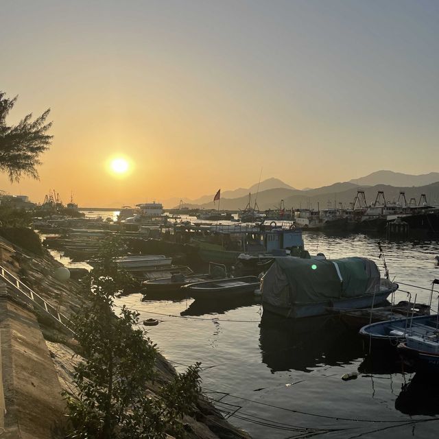 同情人去長洲 扣上情人鎖 欣賞夕陽✨💛 同情人去長洲 扣上情人鎖 欣賞夕陽✨💛