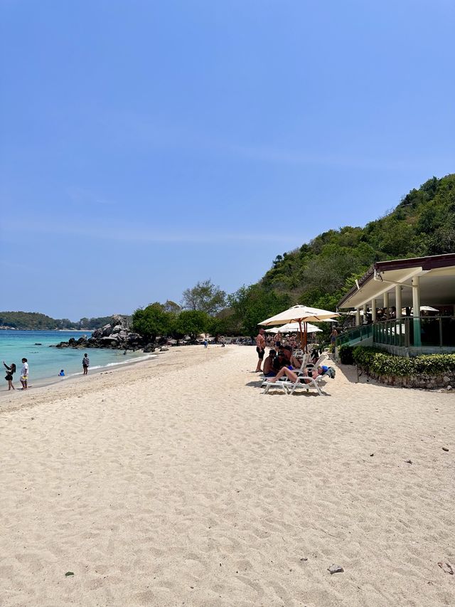 เกาะล้าน ทะเลที่ใกล้กรุง วันเดียวก็เที่ยวได้ 