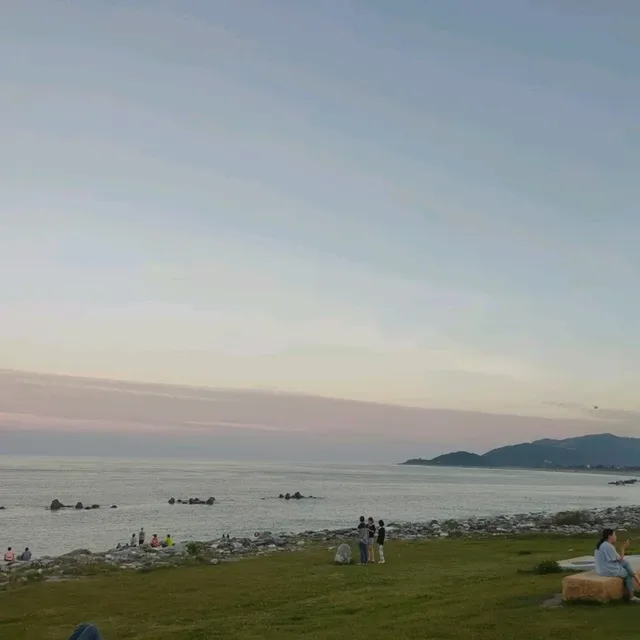 白天夜晚不同風情-南濱海堤