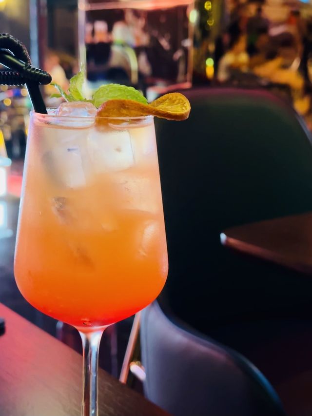夜香港去中環蘭桂坊chill下食串燒😋