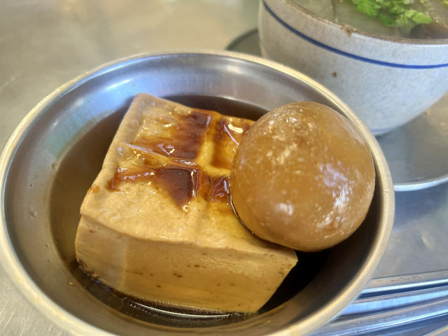 南機場夜市美食推薦｜曉迪筒仔米糕，中午就人潮滿滿了
