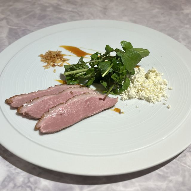 【大阪・梅田】土日祝限定のお肉料理とお魚料理のWメインランチ「ヨルゴハン Queux Norme 梅田店」