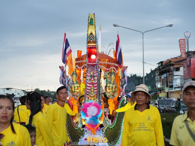 ประเพณีชักพระ แห่เรือพนมพระ อ.คุระบุรี จ.พังงา