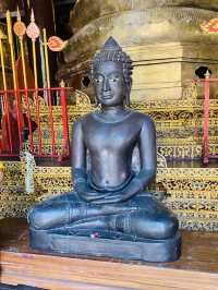 กราบไหว้ขอพระ | วัดโลกโมฬี | เชียงใหม่