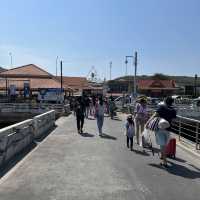 ท่าเรือหน้าบ้าน จุดเช็คอินที่แรกเมื่อมาถึงเกาะล้าน