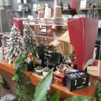 Hence Coffee & Eatery คาเฟ่น่ารักย่านสนามบินน้ำ