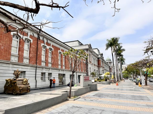 國立台灣文學館 - 西日式的氣派建築