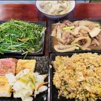 苗栗泰安老街牛肉麵館～知名三色臭豆腐～