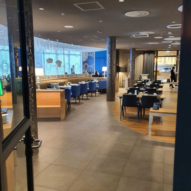 Steigenberger Hotel Munich with Nice Breakfast