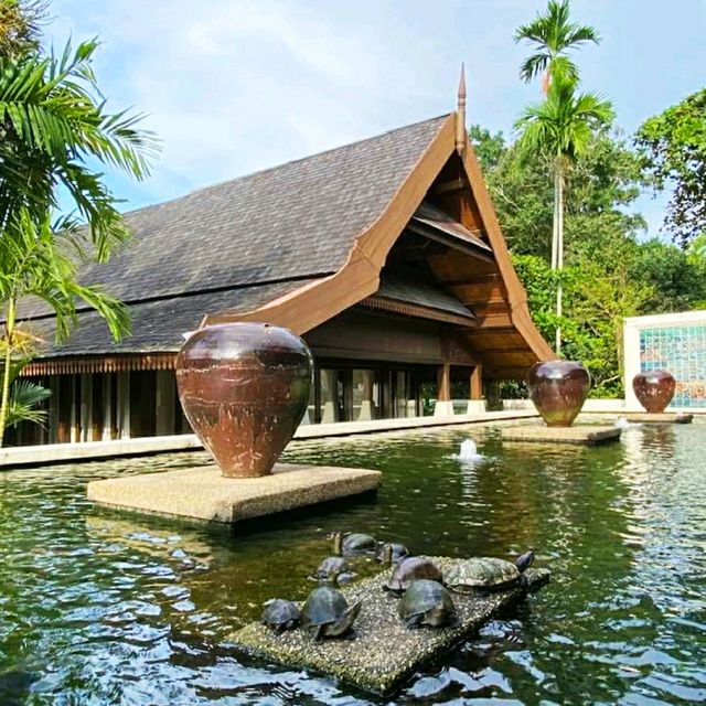 A SANCTUARY OF TRADITIONAL LUXURY RESORT!